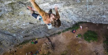 La peste nera 8b+ in Baratro by Martin Wagner